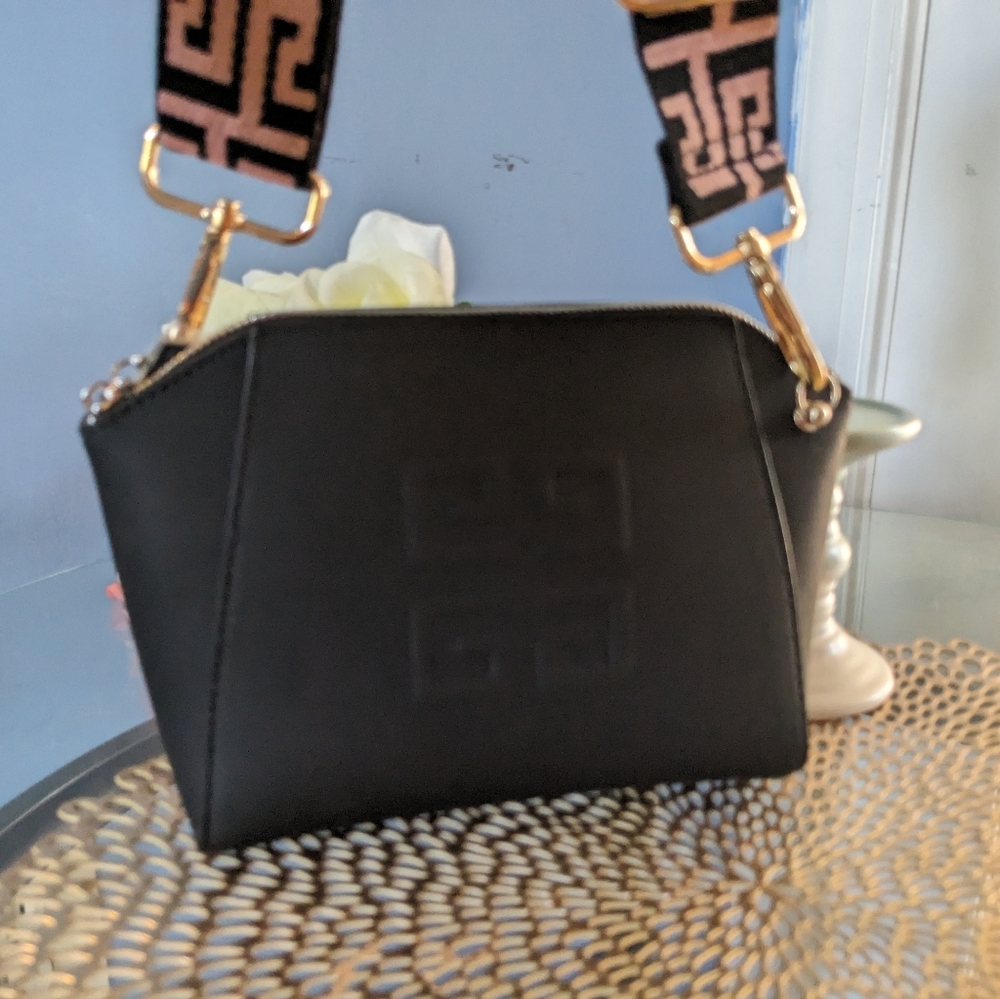 Givenchy - Picture 9 of 12